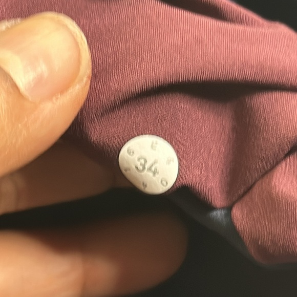 Lululemon navy blue 6 pockets pant size 34 - Picture 10 of 14